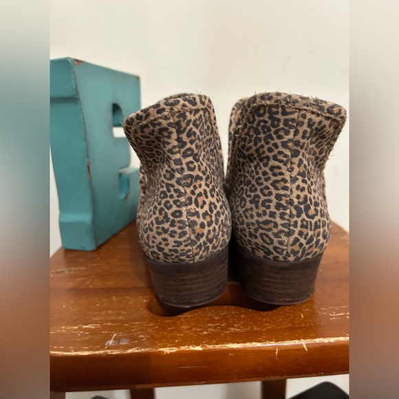 4/$25 or listed price⛄️!! Lucky Brand Fallila Bootie - Picture 5 of 10